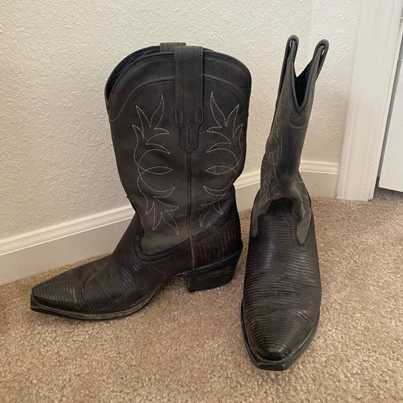 LIMITED EDITION Tecovas Sadie Midnight Relic - Picture 7 of 9